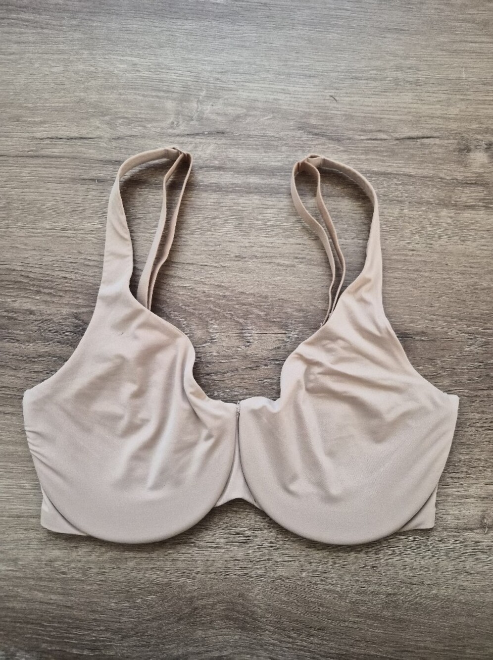 SKIMS Light Nude Seamless Underwire Bra 34dd